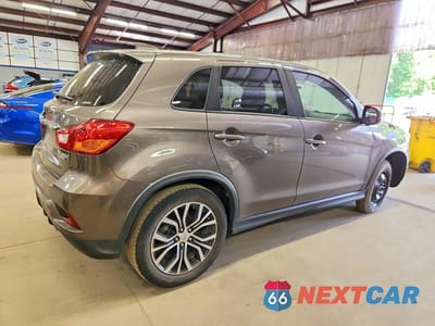 Trzecie zdjęcie samochodu z tyłu: 2018 MITSUBISHI OUTLANDER SPORT ES VIN:JA4AR3AU1JZ029625 - miniatura