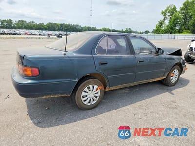 Trzecie zdjęcie samochodu z tyłu: 1994 TOYOTA CAMRY LE VIN:4T1SK12EXRU350447 - miniatura