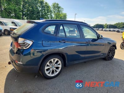Trzecie zdjęcie samochodu z tyłu: 2014 BMW X1 XDRIVE28I VIN:WBAVL1C55EVY10421 - miniatura