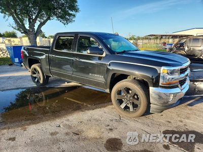 Czwarte zdjęcie samochodu z boku: 2017 CHEVROLET SILVERADO K1500 LT VIN:3GCUKRECXHG394570 - miniatura