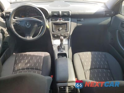 Zdjęcie 8 z 12 samochodu: 2003 MERCEDES-BENZ C 230K SPORT COUPE VIN:WDBRN40J43A413707 - miniatura