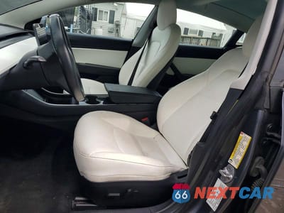 Zdjęcie 7 z 12 samochodu: 2019 TESLA 3 VIN:5YJ3E1EA5KF407662 - miniatura