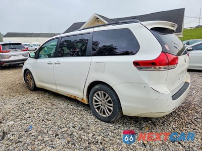 Drugie zdjęcie samochodu z przodu: 2013 TOYOTA SIENNA XLE 8-PASSENGER VIN:5TDYK3DC2DS382540 - miniatura