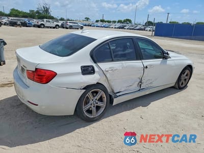 Trzecie zdjęcie samochodu z tyłu: 2015 BMW 320 I VIN:WBA3B1G56FNT04280 - miniatura