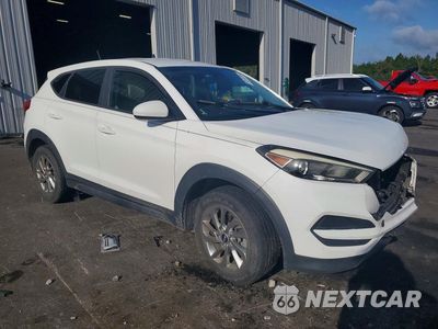 Czwarte zdjęcie samochodu z boku: 2017 HYUNDAI TUCSON SE VIN:KM8J23A43HU501577 - miniatura