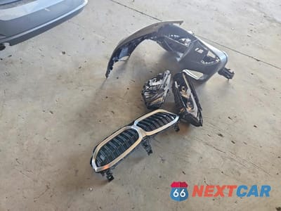 Zdjęcie 12 z 13 samochodu: 2024 BMW 330I VIN:3MW69FF07R8E35382 - miniatura