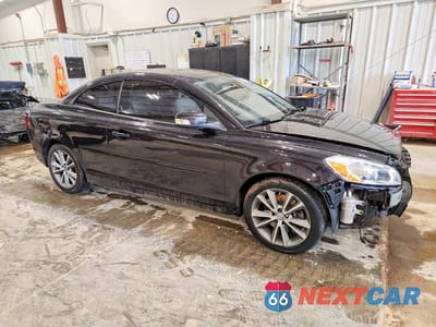 Czwarte zdjęcie samochodu z boku: 2011 VOLVO C70 T5 VIN:YV1672MCXBJ109594 - miniatura
