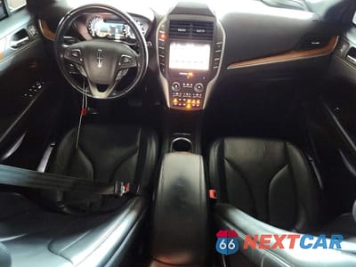 Zdjęcie 8 z 13 samochodu: 2017 LINCOLN MKC RESERVE VIN:5LMTJ3DH8HUL72081 - miniatura