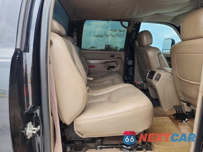 Zdjęcie 10 z 12 samochodu: 2004 CHEVROLET SILVERADO C2500 HEAVY DUTY VIN:1GCHC23U54F182060 - miniatura