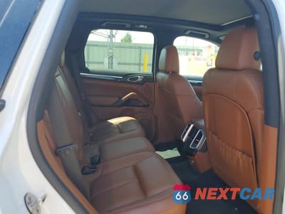 Zdjęcie 11 z 14 samochodu: 2016 PORSCHE CAYENNE S VIN:WP1AB2A25GLA95480 - miniatura