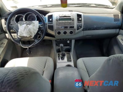 Zdjęcie 8 z 13 samochodu: 2011 TOYOTA TACOMA ACCESS CAB VIN:5TFTX4CNXBX008642 - miniatura