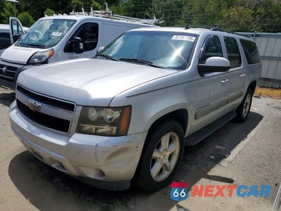 2011 CHEVROLET SUBURBAN C1500 LS 1GNSCHE02BR147983 - główne zdjęcie licytacji z USA - miniatura