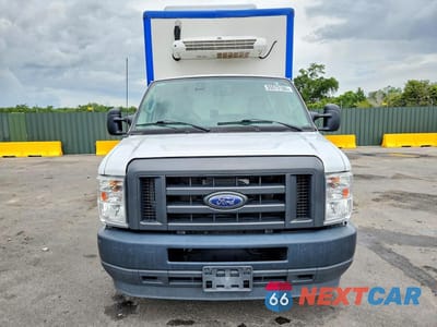 Piąte zdjęcie samochodu w środku: 2023 FORD E350 REFRIGERATED BOX TRUCK VIN:1FDWE3FK1PDD09741 - miniatura