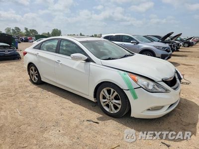 Czwarte zdjęcie samochodu z boku: 2011 HYUNDAI SONATA LIMITED VIN:5NPEC4AC7BH040157 - miniatura