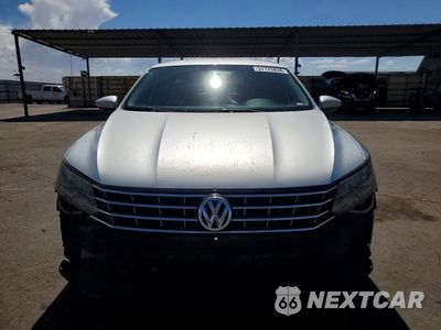 Piąte zdjęcie samochodu w środku: 2016 VOLKSWAGEN PASSAT S VIN:1VWAS7A32GC029778 - miniatura