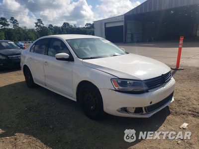 Czwarte zdjęcie samochodu z boku: 2013 VOLKSWAGEN JETTA SE VIN:3VWDP7AJ1DM356261 - miniatura