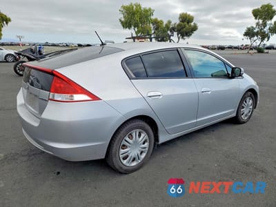 Trzecie zdjęcie samochodu z tyłu: 2010 HONDA INSIGHT LX VIN:JHMZE2H55AS042012 - miniatura