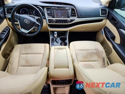 Zdjęcie 8 z 14 samochodu: 2019 TOYOTA HIGHLANDER LE PLUS VIN:5TDZZRFH4KS294484 - miniatura