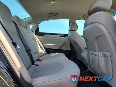 Zdjęcie 10 z 12 samochodu: 2019 HYUNDAI SONATA SE VIN:5NPE24AF3KH813834 - miniatura