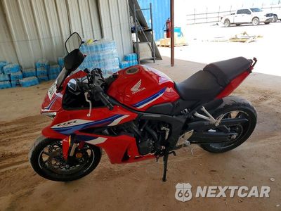 Trzecie zdjęcie samochodu z tyłu: 2026 HONDA CBR650 R VIN:MLHRH1558T5201451 - miniatura