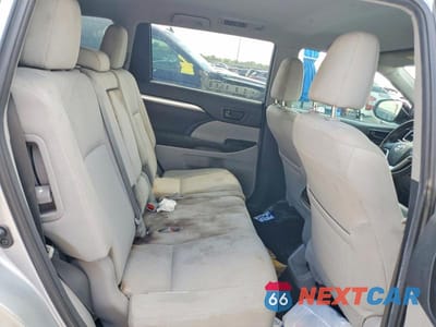 Zdjęcie 11 z 13 samochodu: 2019 TOYOTA HIGHLANDER LE VIN:5TDZZRFH2KS369604 - miniatura