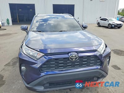 Piąte zdjęcie samochodu w środku: 2021 TOYOTA RAV4 XLE PREMIUM VIN:2T3C1RFV9MW118146 - miniatura