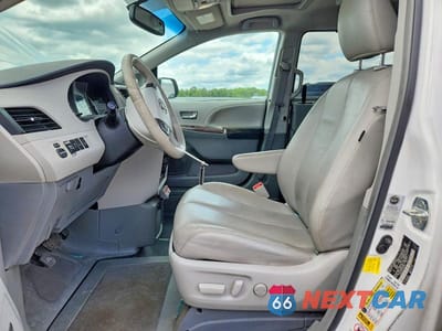Zdjęcie 7 z 13 samochodu: 2013 TOYOTA SIENNA XLE 8-PASSENGER VIN:5TDYK3DC7DS289352 - miniatura