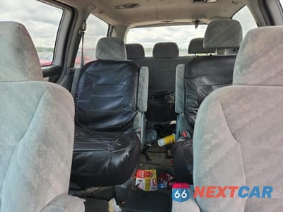 Zdjęcie 10 z 13 samochodu: 2004 HONDA ODYSSEY EX VIN:5FNRL18684B072259 - miniatura