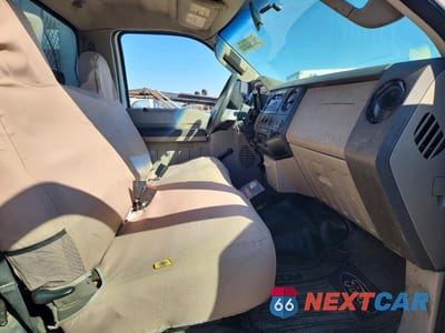 Piąte zdjęcie samochodu w środku: 2009 FORD F350 SUPER DUTY VIN:1FDSF34519EA94710 - miniatura