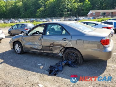 Drugie zdjęcie samochodu z przodu: 2005 TOYOTA CAMRY LE VIN:4T1BE30KX5U964145 - miniatura