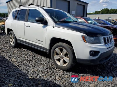 Czwarte zdjęcie samochodu z boku: 2016 JEEP COMPASS SPORT VIN:1C4NJDBB6GD686430 - miniatura