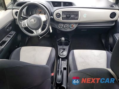 Zdjęcie 8 z 13 samochodu: 2012 TOYOTA YARIS 5-DOOR LE VIN:JTDKTUD35CD517447 - miniatura