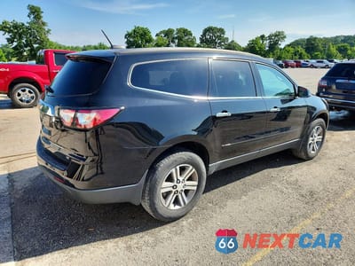 Trzecie zdjęcie samochodu z tyłu: 2017 CHEVROLET TRAVERSE LT VIN:1GNKRHKD6HJ337685 - miniatura