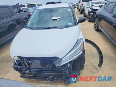 Piąte zdjęcie samochodu w środku: 2024 NISSAN KICKS S VIN:3N1CP5BV2RL522176 - miniatura
