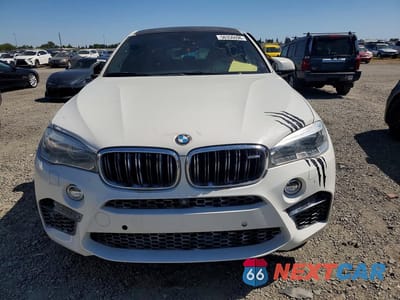 Piąte zdjęcie samochodu w środku: 2016 BMW X6 M VIN:5YMKW8C56G0R43752 - miniatura