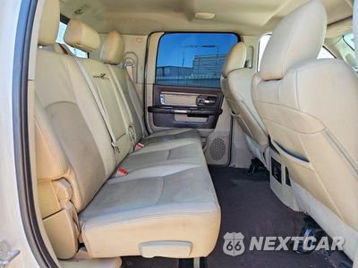Zdjęcie 10 z 12 samochodu: 2015 RAM 3500 LARAMIE VIN:3C63R3MLXFG616826 - miniatura