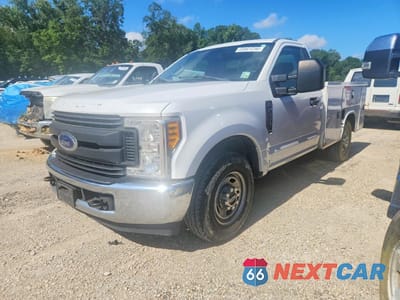 2017 FORD F250 SUPER DUTY 1FDBF2A65HEF23594 - główne zdjęcie licytacji z USA - miniatura