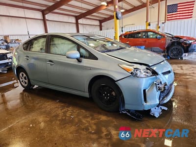 Czwarte zdjęcie samochodu z boku: 2014 TOYOTA PRIUS TWO VIN:JTDKN3DU0E1782231 - miniatura