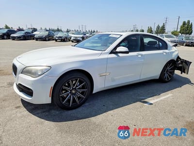 2013 BMW 740 I WBAYA6C50DD143813 - główne zdjęcie licytacji z USA - miniatura