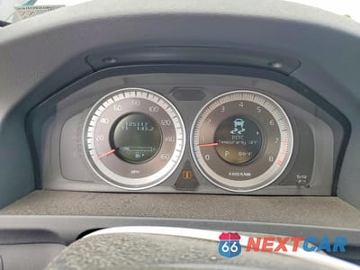 Zdjęcie 9 z 12 samochodu: 2013 VOLVO S60 T5 VIN:YV1612FH2D2186323 - miniatura