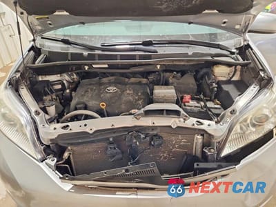 Zdjęcie 12 z 13 samochodu: 2017 TOYOTA SIENNA LE VIN:5TDKZ3DC1HS870840 - miniatura