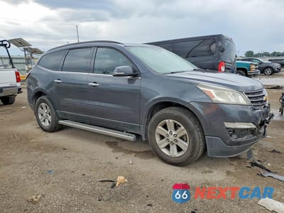 Czwarte zdjęcie samochodu z boku: 2014 CHEVROLET TRAVERSE LT VIN:1GNKRHKDXEJ228450 - miniatura