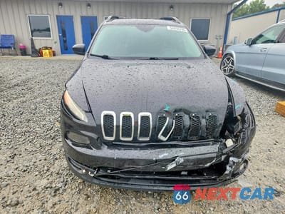 Piąte zdjęcie samochodu w środku: 2016 JEEP CHEROKEE SPORT VIN:1C4PJLAS9GW302522 - miniatura