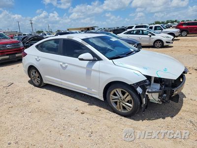 Czwarte zdjęcie samochodu z boku: 2019 HYUNDAI ELANTRA SEL VIN:5NPD84LF9KH421612 - miniatura