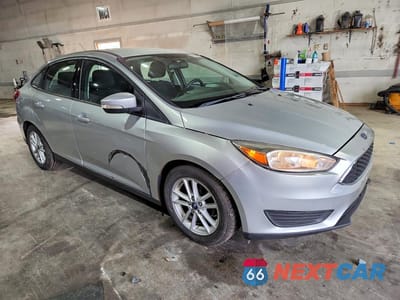 Czwarte zdjęcie samochodu z boku: 2016 FORD FOCUS SE VIN:1FADP3F26GL299810 - miniatura
