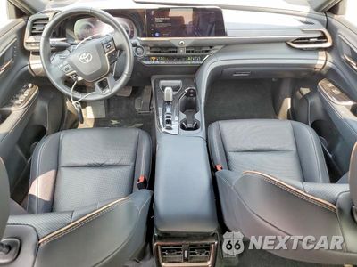 Zdjęcie 8 z 13 samochodu: 2025 TOYOTA CROWN SIGNIA XLE VIN:JTDACAAJ4S3000173 - miniatura