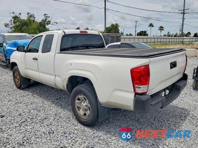 Drugie zdjęcie samochodu z przodu: 2017 TOYOTA TACOMA SR VIN:5TFRX5GN1HX090845 - miniatura