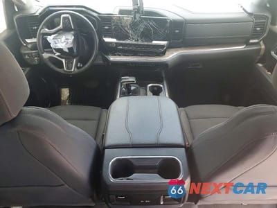 Zdjęcie 8 z 12 samochodu: 2025 CHEVROLET SILVERADO K1500 LT VIN:1GCUKDED4SZ161397 - miniatura