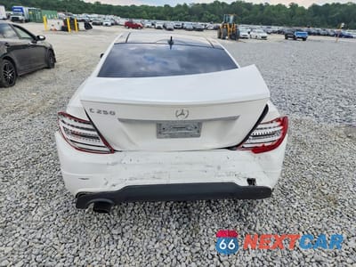 Zdjęcie 6 z 12 samochodu: 2013 MERCEDES-BENZ C 250 VIN:WDDGJ4HB2DG005387 - miniatura