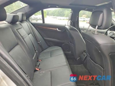 Zdjęcie 10 z 12 samochodu: 2010 MERCEDES-BENZ C 300 4MATIC VIN:WDDGF8BBXAR119767 - miniatura